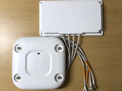 Cisco Aironet AIR-CAP2702E-E-K9 Access Point with AIR-ANT2566P4W-R Dual Band Patch Antenna